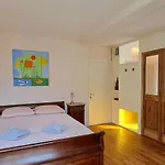 Bed & Breakfast Via Rinaldi 3*