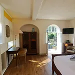 Nocleg ze śniadaniem Via Rinaldi 3*