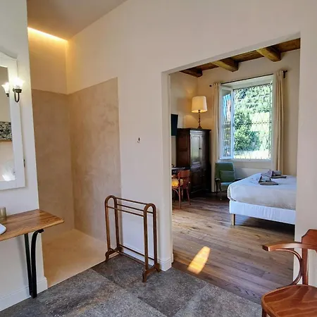 Via Rinaldi 3*