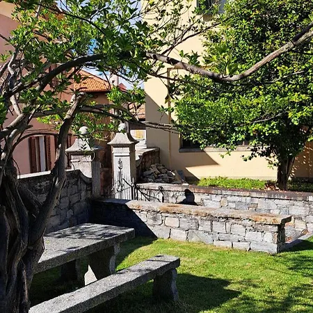 Via Rinaldi 3*