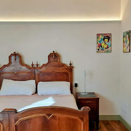 Via Rinaldi 3*