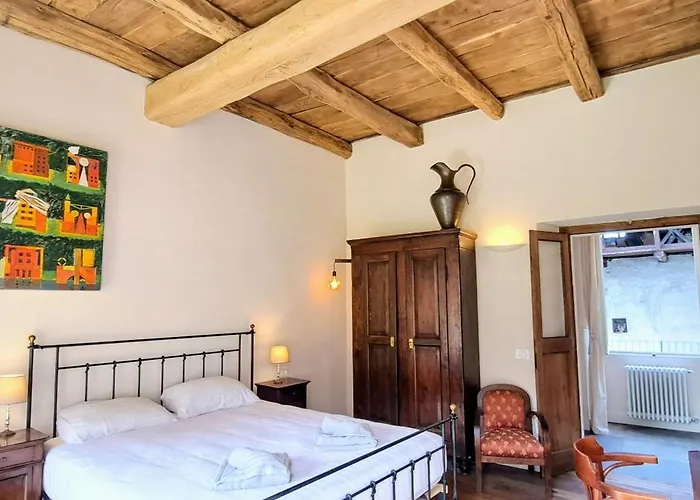 Via Rinaldi 3*