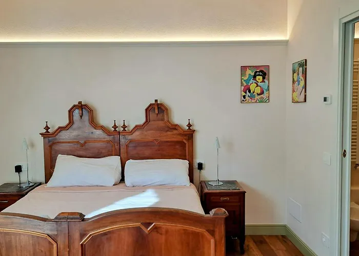 Via Rinaldi 3*